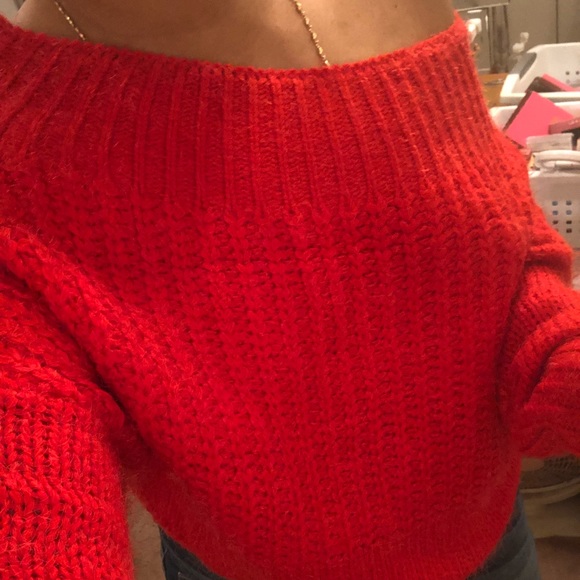 Fuzzy Crop Sweater- RED - Picture 8 of 8